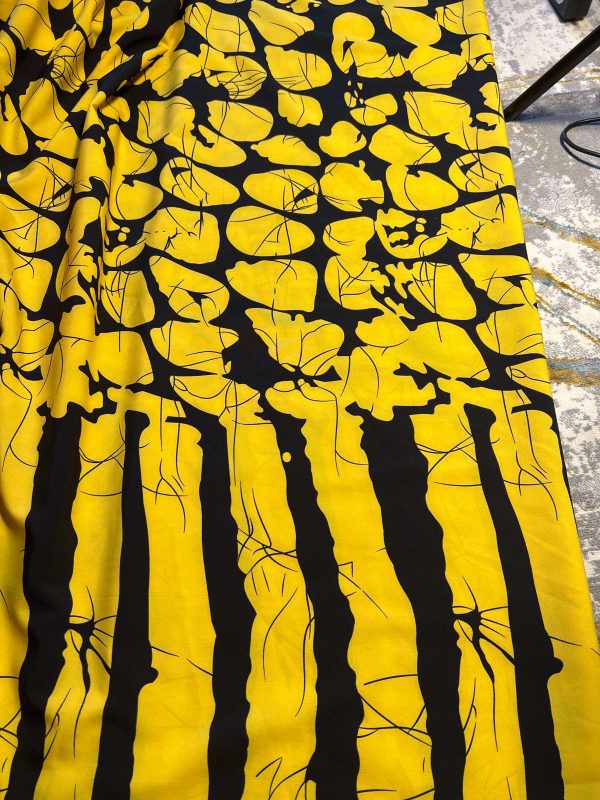 Arial Boder Naked Roll Yellow Crepe Fabric – Ideal for Special Occasions - Image 3